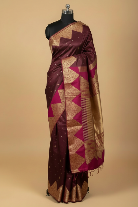 Waist down showing temple border and pallu